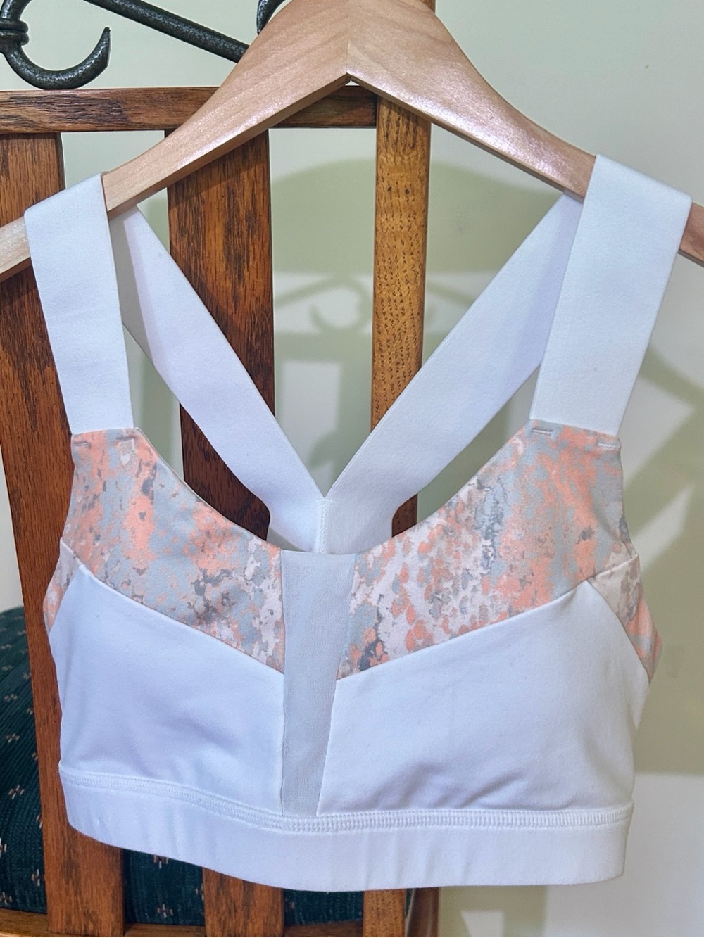 Alo White & Coral Pattern Sports Bra - Women size L